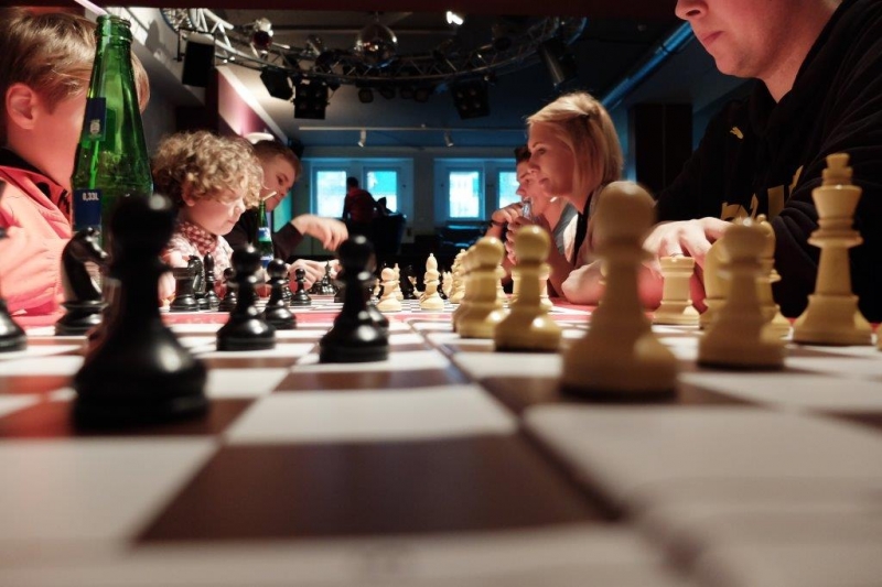 famous-schach-2016